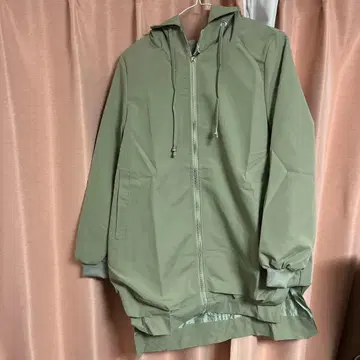 올리브 그린 후드 부착 자켓