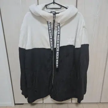 니야 클로징 곰 귀 OUTER