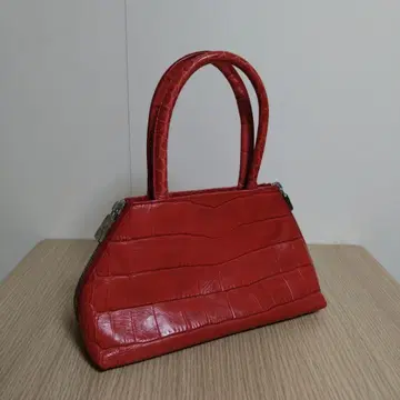FURLA 레드 크로커다일풍 핸드백