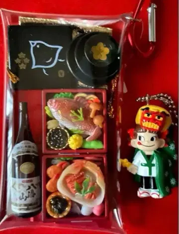 가챠 파우치 설날 오세치 요리 증정 포함 기간 한정 1/4까지 종료!