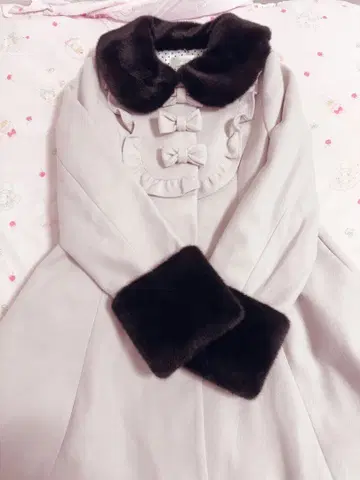 pium 요크 프릴 리본 도리 코트 핑크