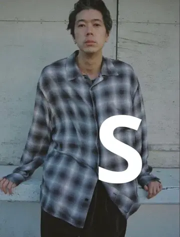 [ LIDNM ] PEACH RAYON OMBRE SHIRT S 사이즈