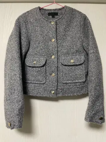 ZARA 골드 버튼 부클레 자켓