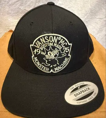 THE classics 스냅백 캡 블랙