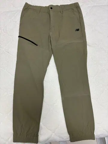 뉴발란스 카키 팬츠 사이즈 6