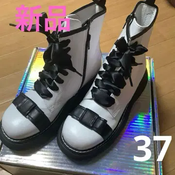 천연 가죽 리본 포함 화이트 부츠 새상품 37