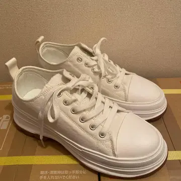 화이트 캔버스 스니커즈