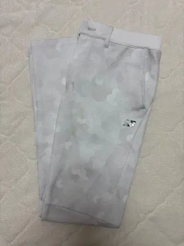 뉴발란스 카모 패턴 팬츠 화이트 5