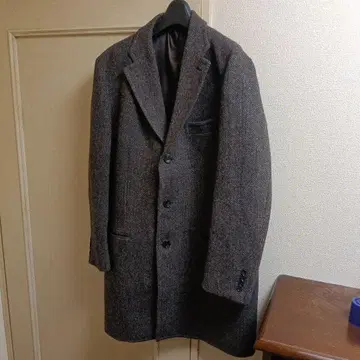 해리스 트위드 헤링본 패턴 체스터 코트 브라운