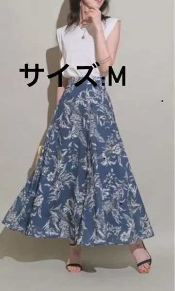 JUSGLITTY 보타니컬 플라워 플레어 스커트 네이비 꽃무늬