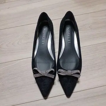 가격 인하 미사용 새상품 LE TALON 블랙 플랫슈즈 25cm