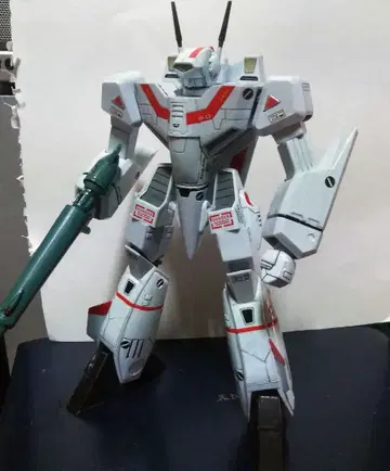 프라모델 마크로스 1/72 발키리 VF-1J 초시공 요새 마크로스 완성품