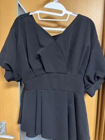 overE(오버이) 허리 벨트 카슈쿨 블라우스 90