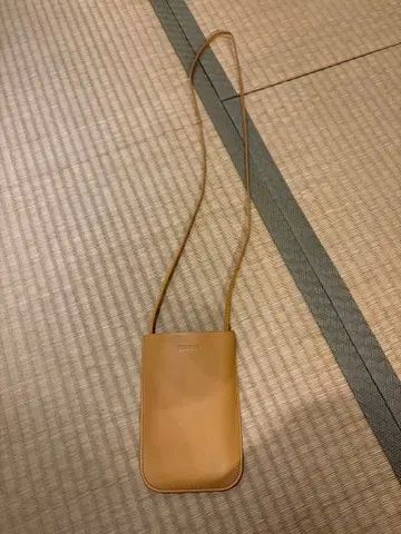 질 샌더 스마트폰 숄더