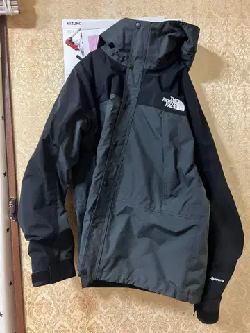 대폭 가격 인하 가능 THE NORTH FACE 마운틴 파카 그레이