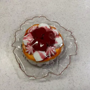 체리 크림빵 스퀴즈