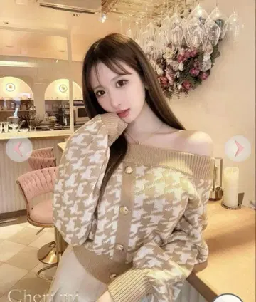 하운드투스 체크 오프숄더 니트탑 셰리미