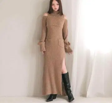 ANDMARY 카메오 니트 슬릿 드레스