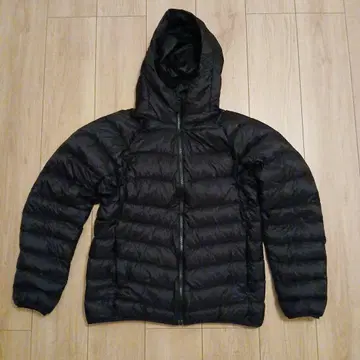 유니클로 울트라 라이트 다운 후드 후디