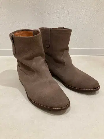 그레이 스웨이드 숏부츠