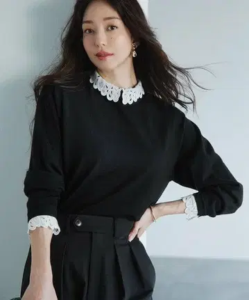 새상품 23구 자수 니트