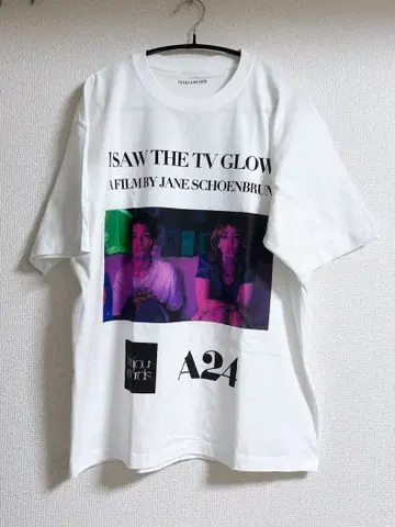 I Saw The TV Glow 익스클루시브 티셔츠