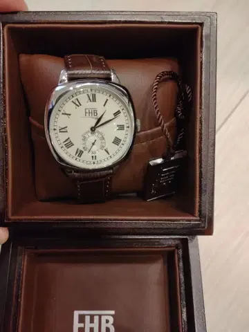 FHB 손목시계