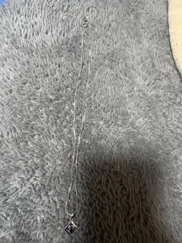 다이아몬드형 블랙 펜던트 목걸이