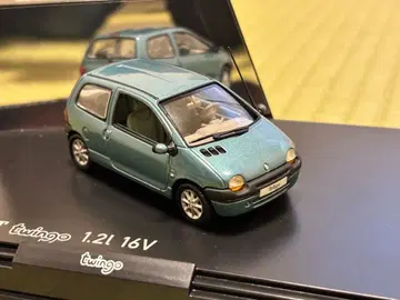 르노 트윙고 미니카