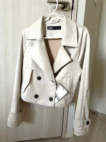 ZARA 베이지 스웨이드 숏코트