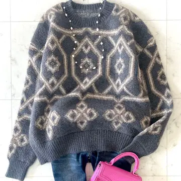 새상품급 다마컬렉션 사이즈 LL 울 모헤어 지오메트릭 니트