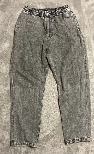 XLARGE 그레이 스트레이트 데님 팬츠