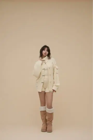 허그 니트 세트 업 앤 메리 아이보리