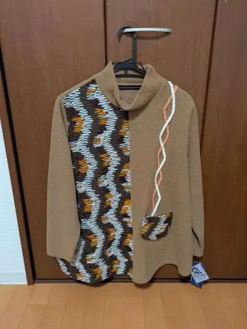 [ 미사용 새상품 ] 기하학 패턴 하이넥 튜닉 LL 루즈한 사이즈