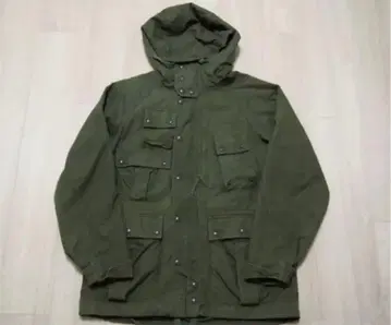 엔지니어드 가먼츠 필드 파카