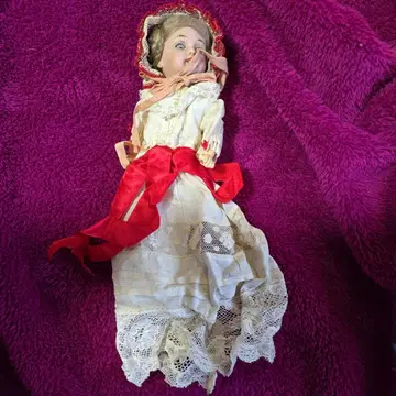 1903년제 슬리핑 아이 비스크 인형 & 의상, 패턴 레시피 포함 세트