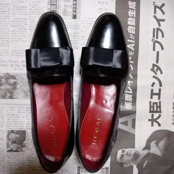 REGAL 리본 포함 블랙 로퍼