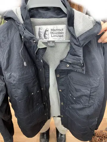 마모트 마운틴 리미티드 마운틴 파카 블랙