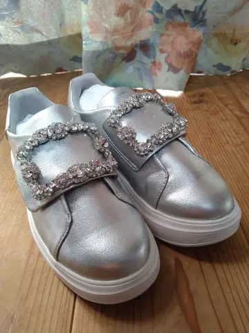 실버 비쥬 장식 셀프레드 스니커즈