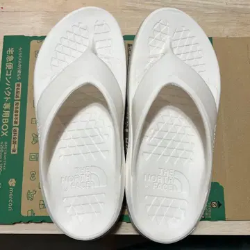 THE NORTH FACE 화이트 샌들