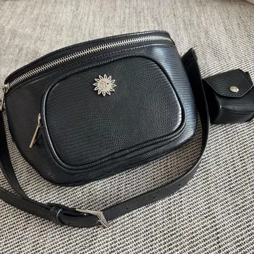 EVRIS 에브리리스 체인 벨트 바디백