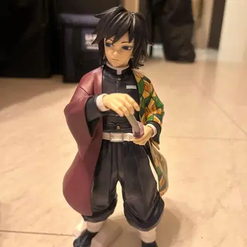 토미오카 기유 피규어