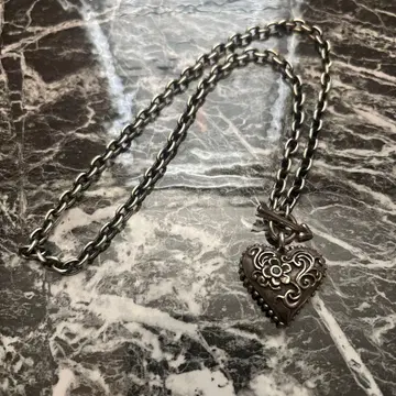 FMB Bonia 하트형 펜던트 목걸이