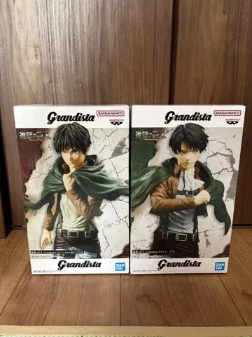 진격의 거인 엘렌 리바이 피규어 세트