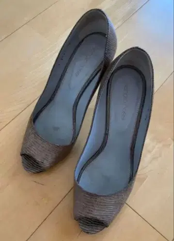 세르지오 로시 오픈토 펌프스 36