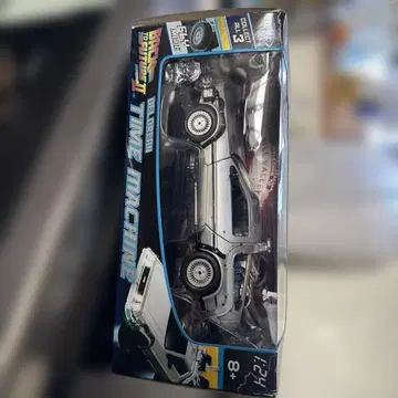 데로리안 타임머신 1:24 Welly