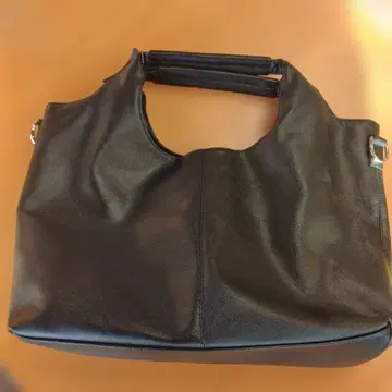 미사용 새상품 천연 가죽백 리얼큐브 숄더백 블랙 2WAY