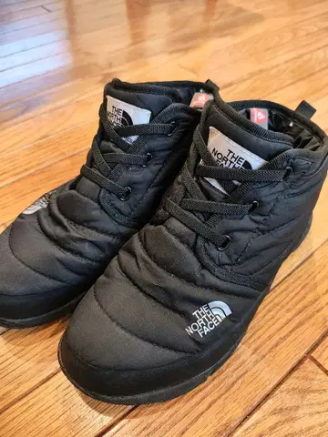 THE NORTH FACE 블랙 숏부츠