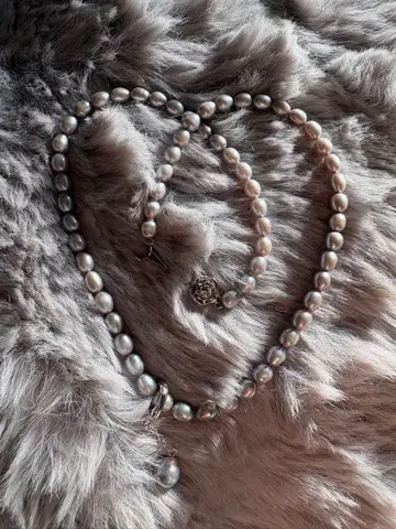 담수 펄 목걸이 그레이 화이트