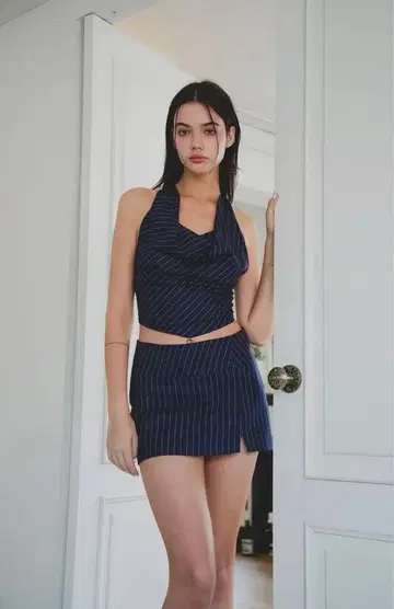 [ Not your rose ] DRAPING HALTER TOP